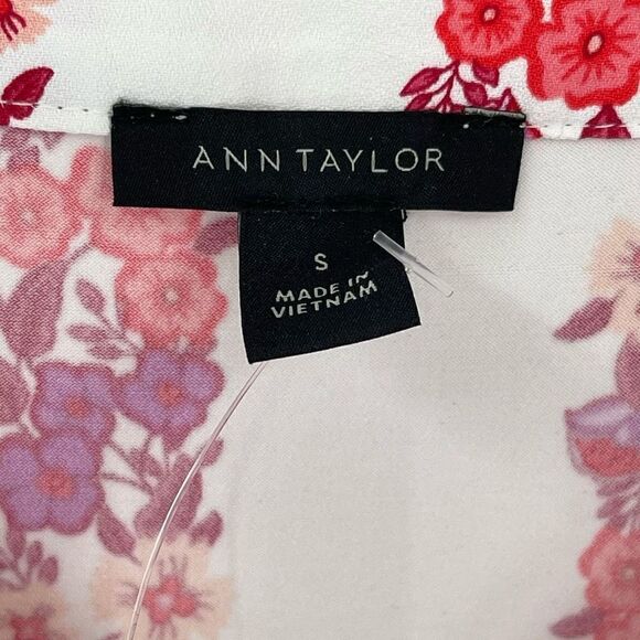 Ann Taylor V-Neck Blouse Short Cap Sleeve Floral Women Small Cream Red 607190 - Picture 4 of 5